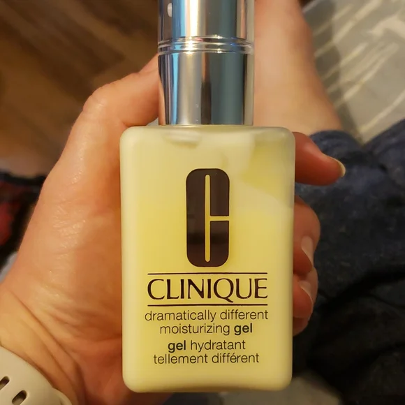 Clinique dramatically different moisturizing gel 125ml - Picture 3 of 4